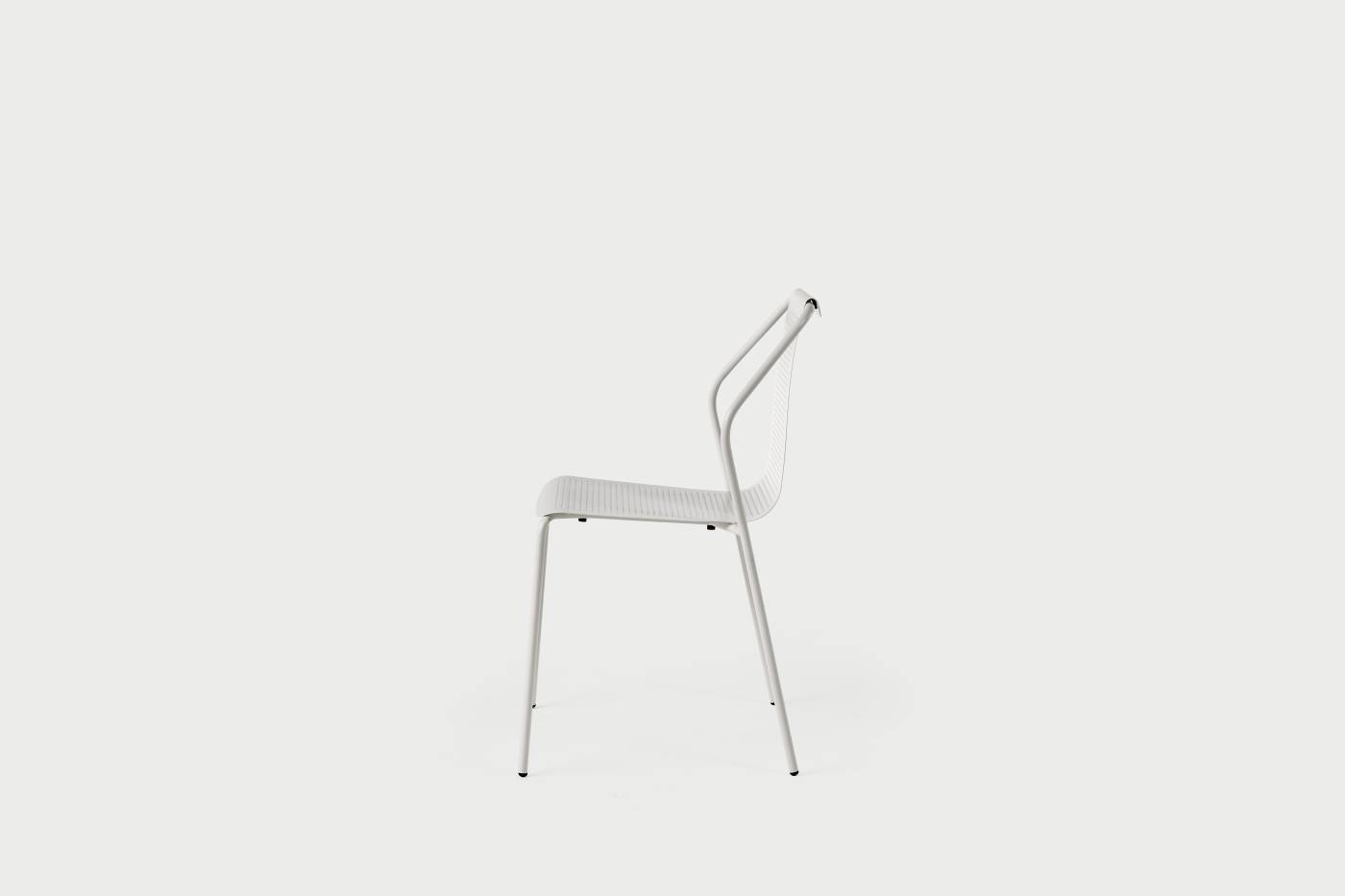 Baleri-Italia_Donna_stackable-chair_IR101_2019_03