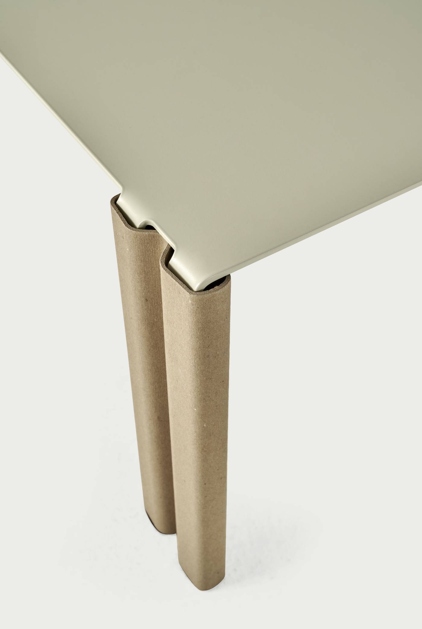 Baleri-Italia_InBallo_side-table_OF201_2025_09