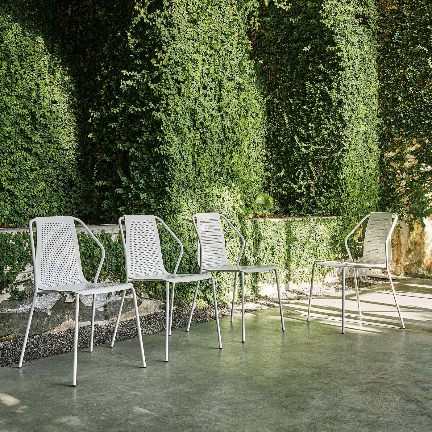 Baleri-Italia_Donna_Sedia-impilabile-Outdoor_Mobili-Design_01