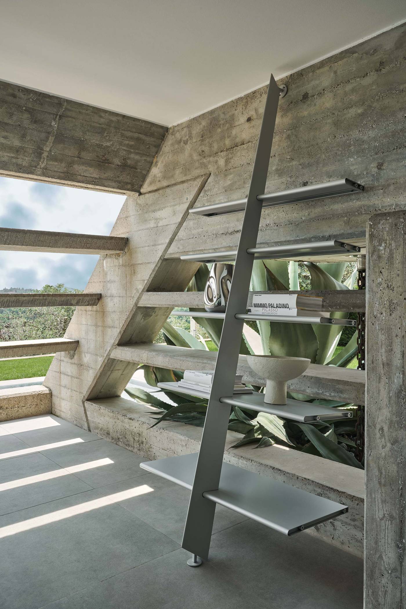 Baleri-Italia_Mac-Gee_Bookcase_Philippe-Starck_04