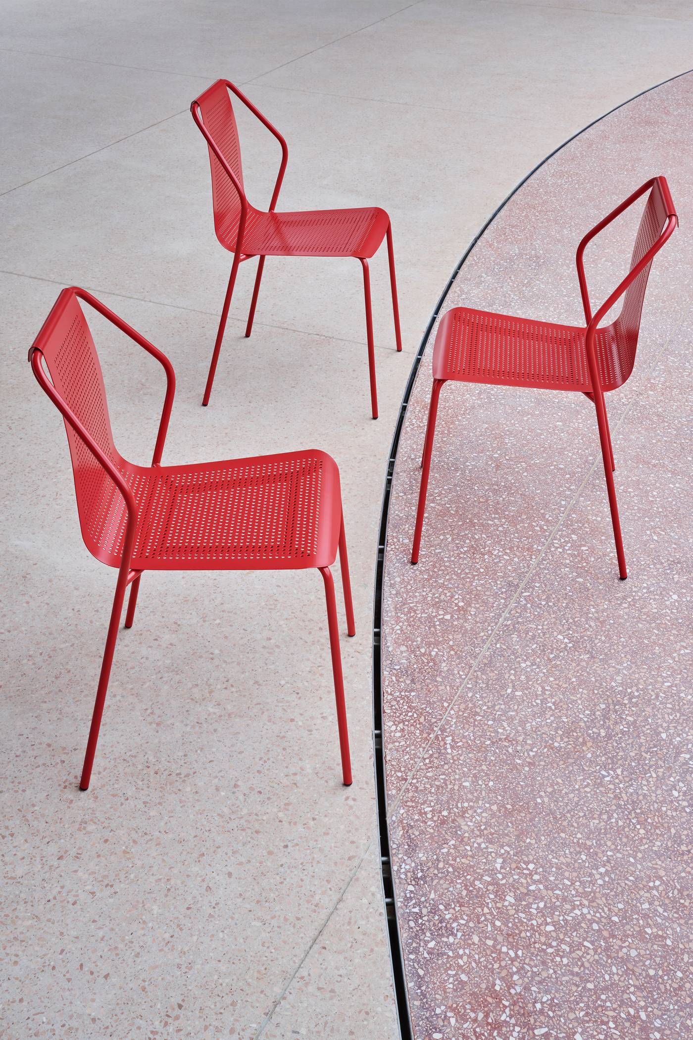 Baleri-Italia_Donna_Stackable-Chair_Outdoor-Furniture_01