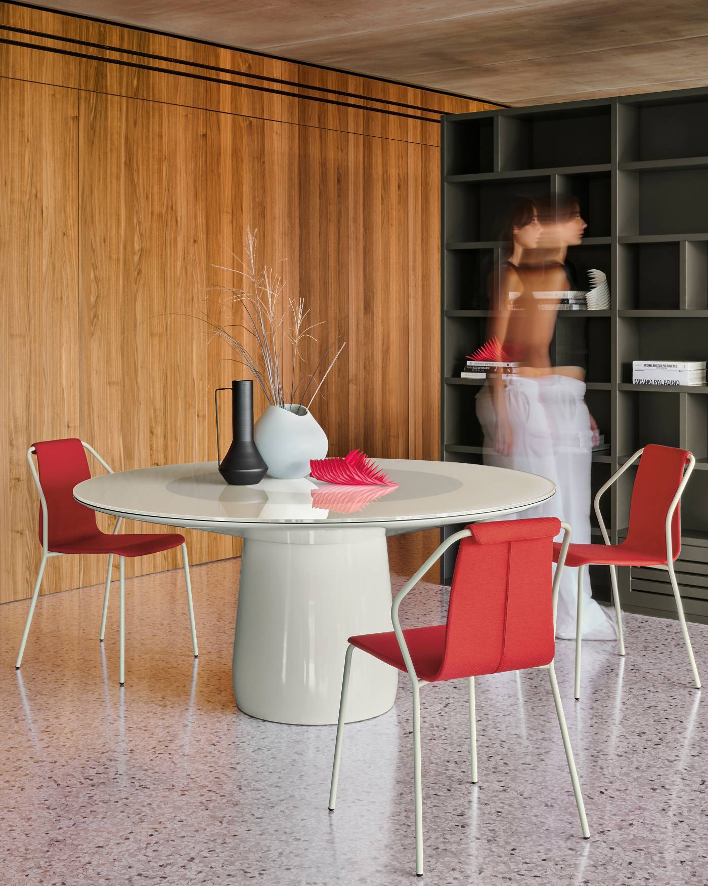 Baleri-Italia_Roundel_Dining-Table_Donna_Upholstered-Chair_Modern-Furniture_03