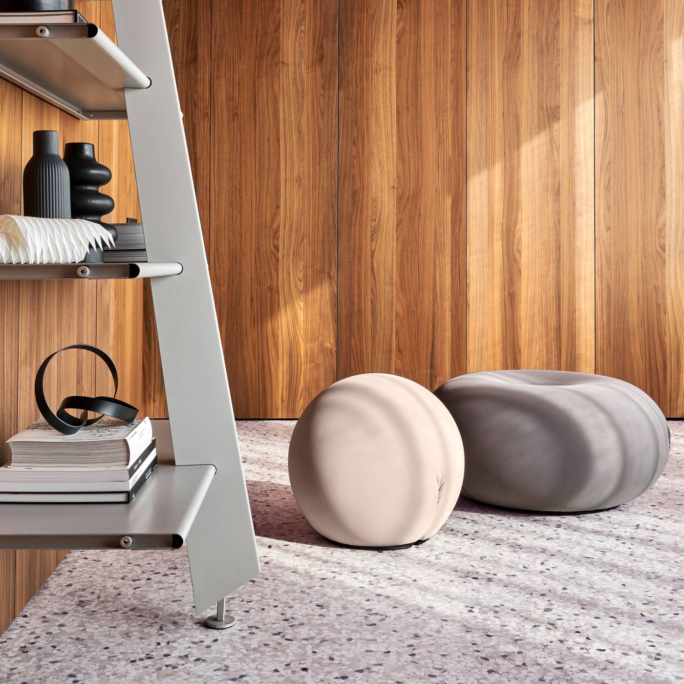 Baleri-Italia_Tatino_Pouf-Seduta-Poggiapiedi_Mac-Gee_libreria_01