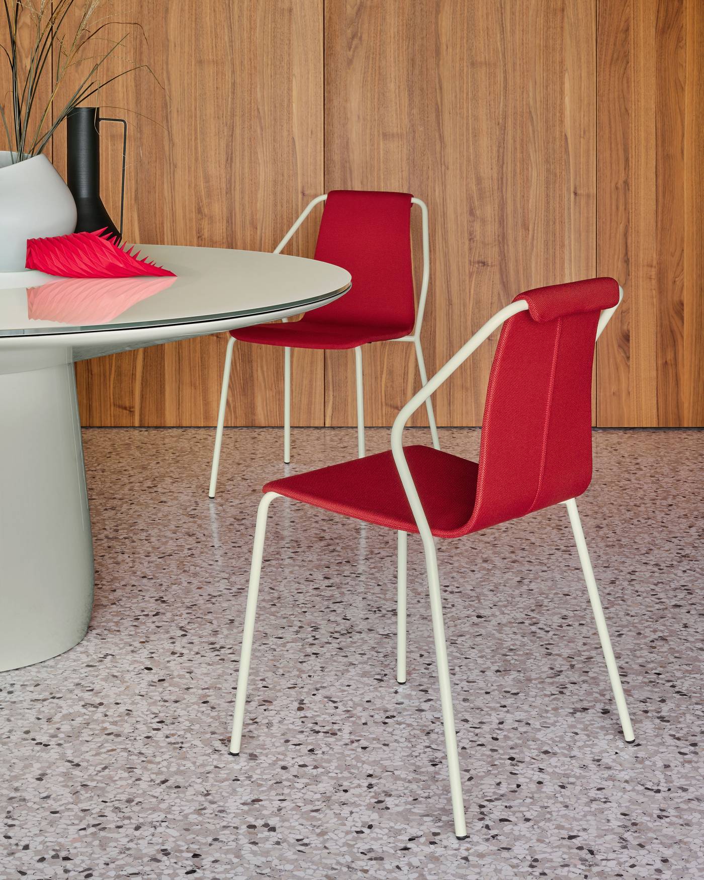 Baleri-Italia_Roundel_Dining-Table_Donna_Upholstered-Chair_Modern-Furniture_02