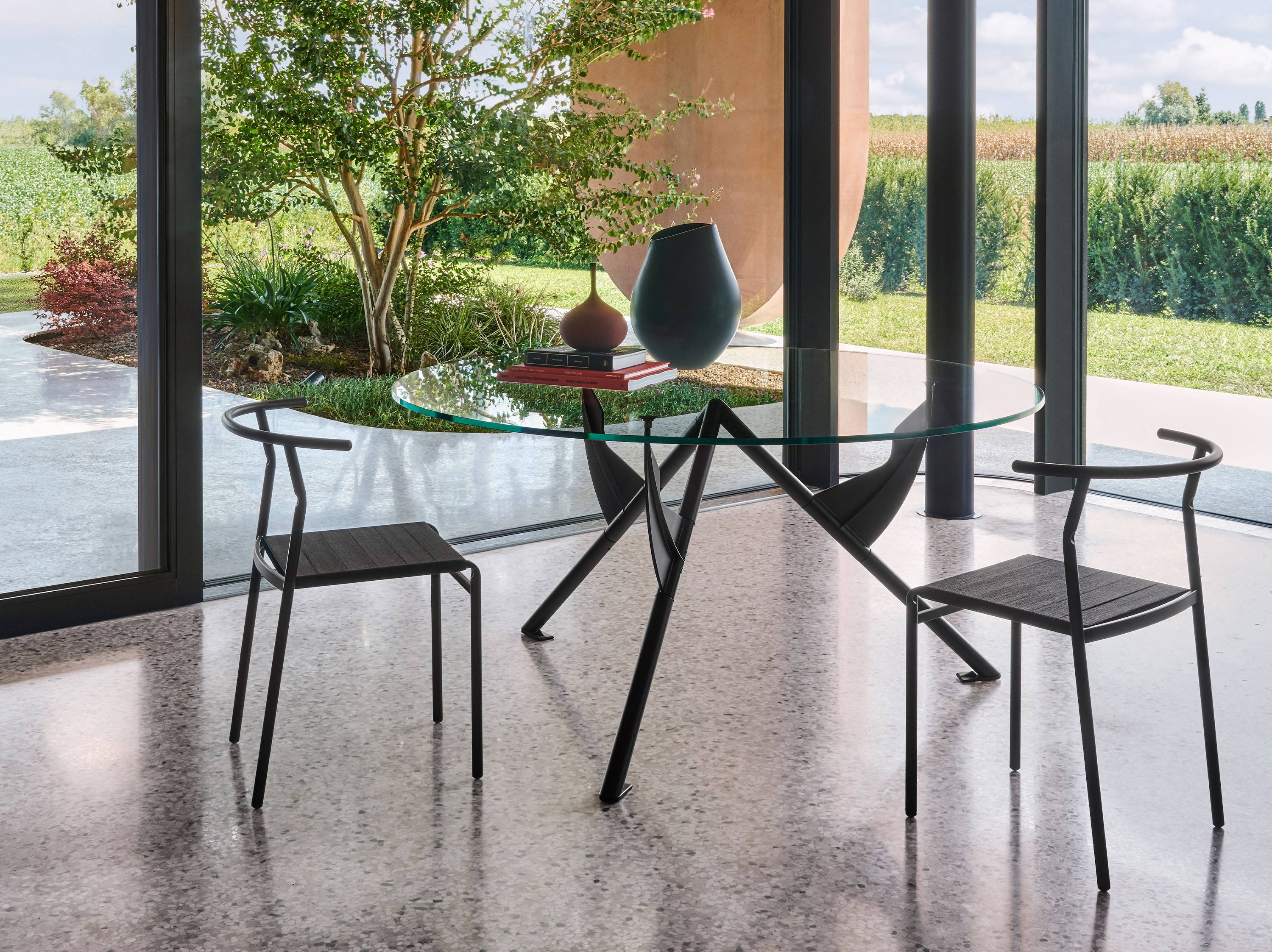 Baleri-Italia_President-M_Dining-Table_Cafe-Chair_Philippe-Starck_Design_01